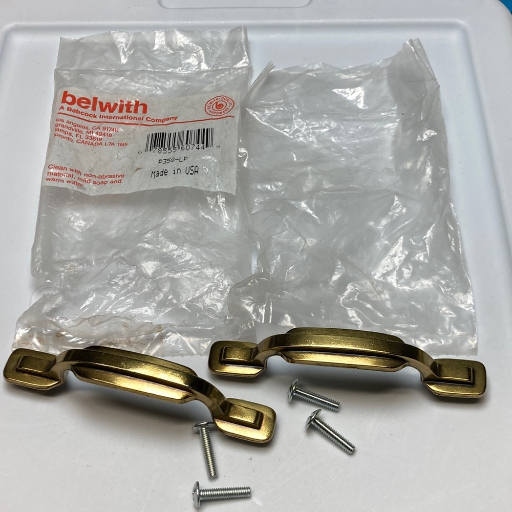 Lot of 2 vintage Belwith new unused dresser drawer pulls handles, with screws